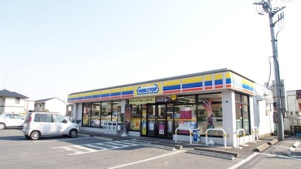 近くのミニストップ吹上富士見店まで250m(徒歩4分)