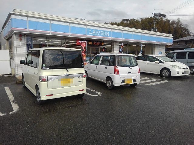 近くのコンビニまで1,320m（徒歩17分）