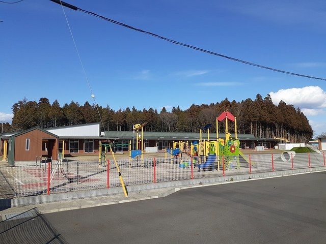 近くのひまわり幼稚園まで704m（徒歩9分）
