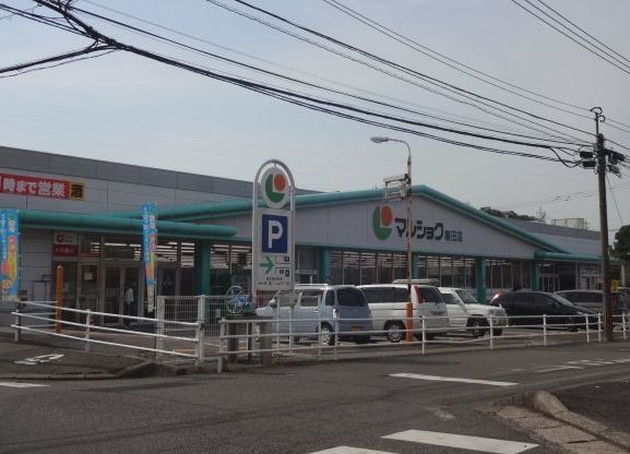 近くのマルショクまで400m（徒歩5分）