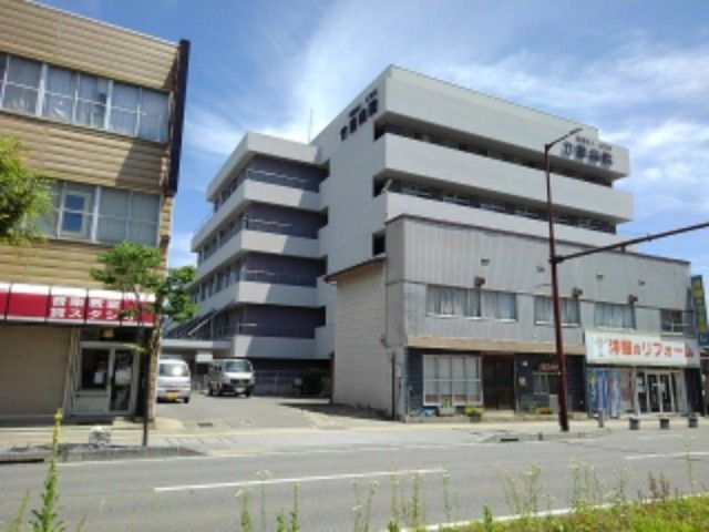 近くの病院まで450m（徒歩6分）