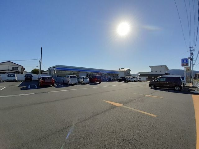 近くのローソン 南国篠原東泉店まで650m(徒歩9分)