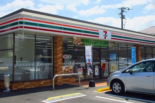 近くのセブンイレブン東佐賀店まで650m(徒歩9分)