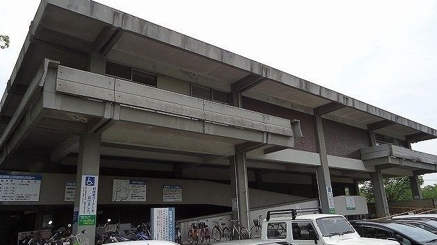 近くの佐賀県立図書館まで850m(徒歩11分)