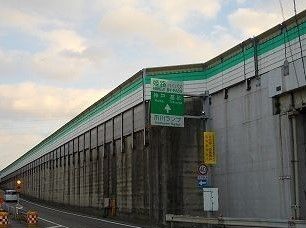 近くの施設まで2,000m（徒歩25分）