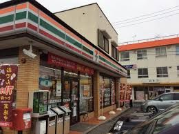 近くのセブンイレブンまで450m(徒歩6分)