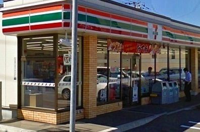 近くのセブンイレブンまで80m（徒歩1分）