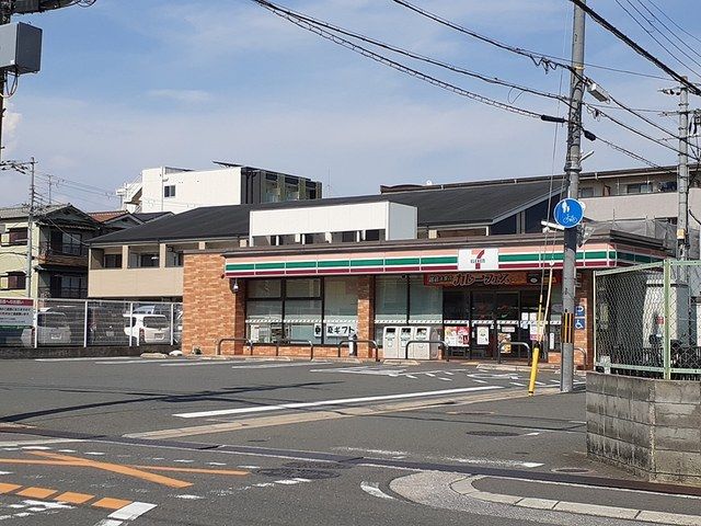 近くのセブンイレブン様まで131m（徒歩2分）