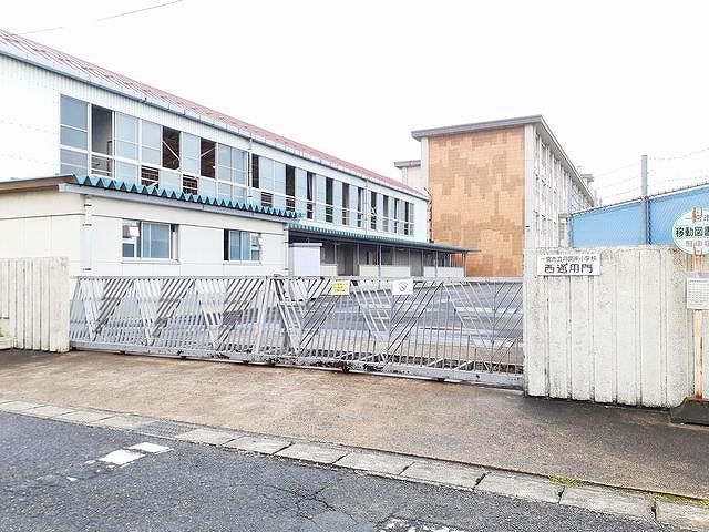 近くの一宮市立　丹陽南小学校まで1,200m（徒歩15分）