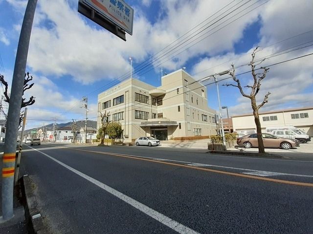 近くの高知県 土佐警察署まで750m（徒歩10分）
