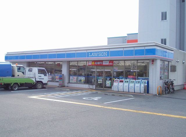 近くのローソン水口名坂店まで700m(徒歩9分)