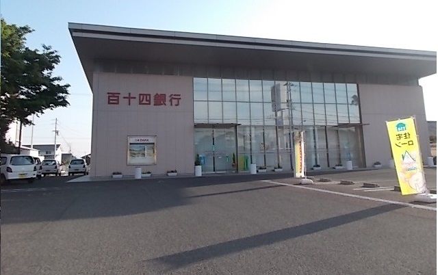 近くの百十四銀行仏生山支店さんまで700m（徒歩9分）