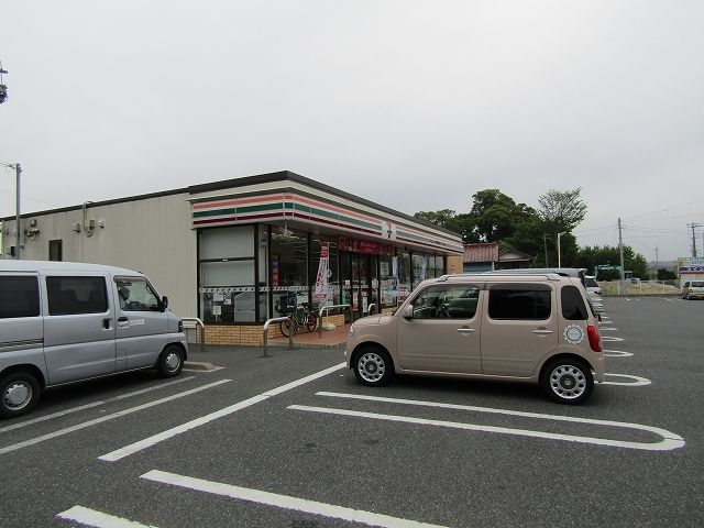 近くのコンビニまで350m（徒歩5分）