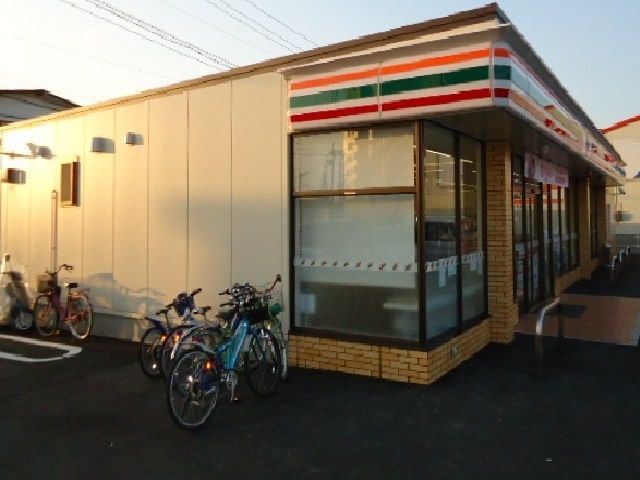 近くのセブンイレブンまで500m（徒歩7分）