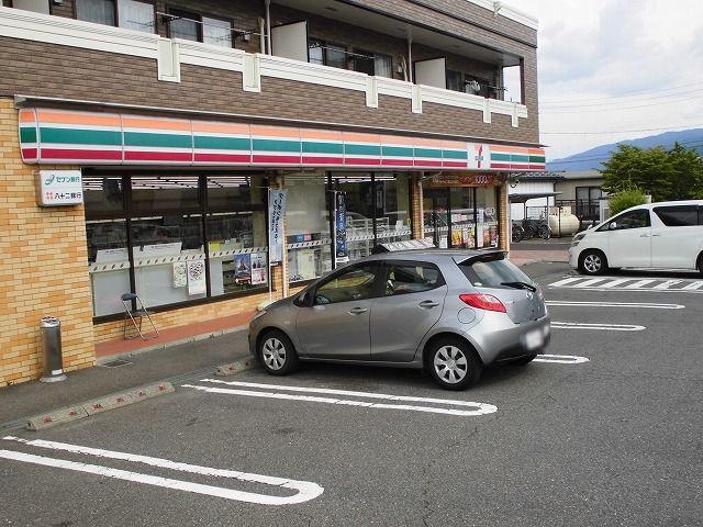 近くのセブンイレブン　岡谷天竜町店まで930m（徒歩12分）
