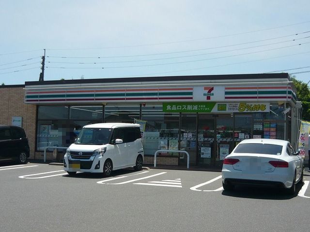 近くのセブンイレブン吉野支所前店まで450m（徒歩6分）