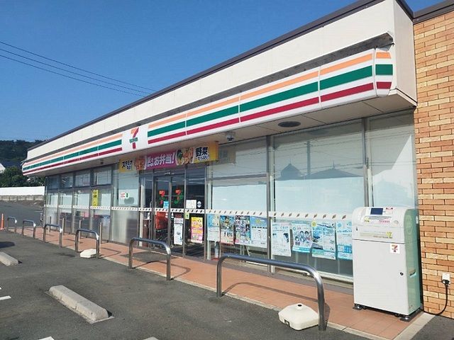 近くのセブンイレブンまで800m（徒歩10分）
