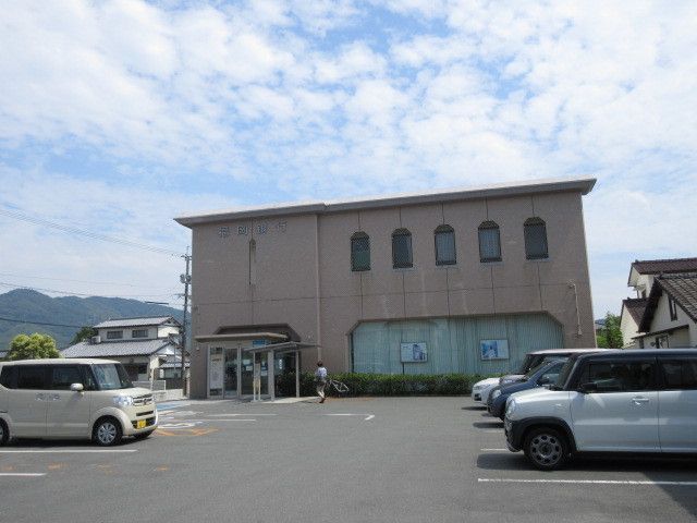 近くの福岡銀行まで950m(徒歩12分)