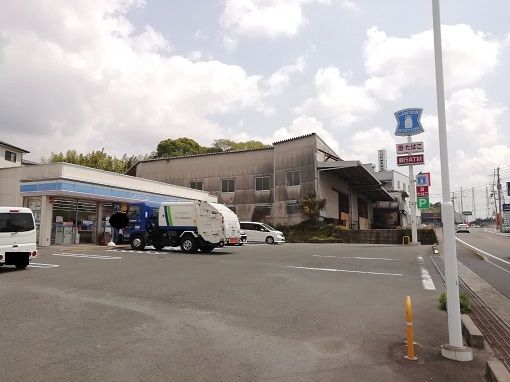 近くのローソンまで260m（徒歩4分）