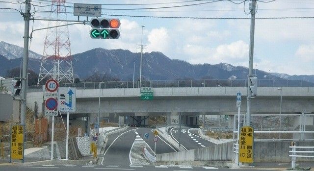 近くの相模原愛川インターチェンジまで600m（徒歩8分）