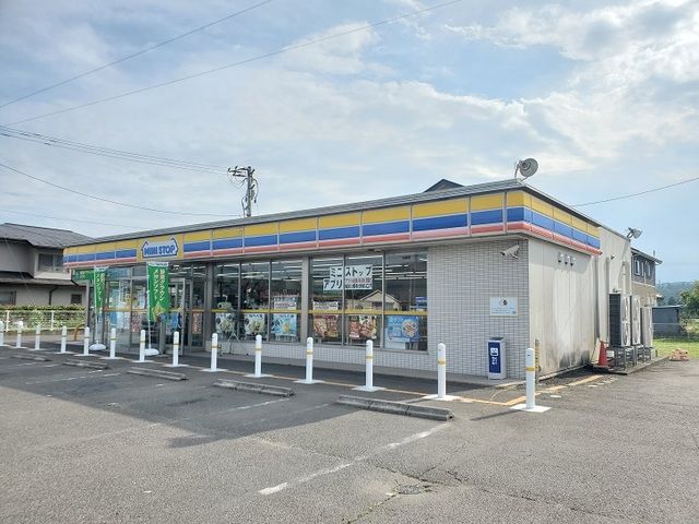 近くのコンビニまで850m（徒歩11分）