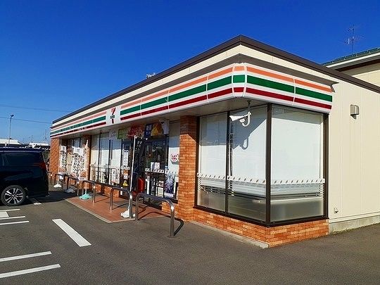近くのセブンイレブンまで150m（徒歩2分）