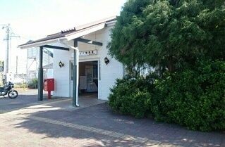 近くのJR西小坂井駅まで1,080m(徒歩14分)