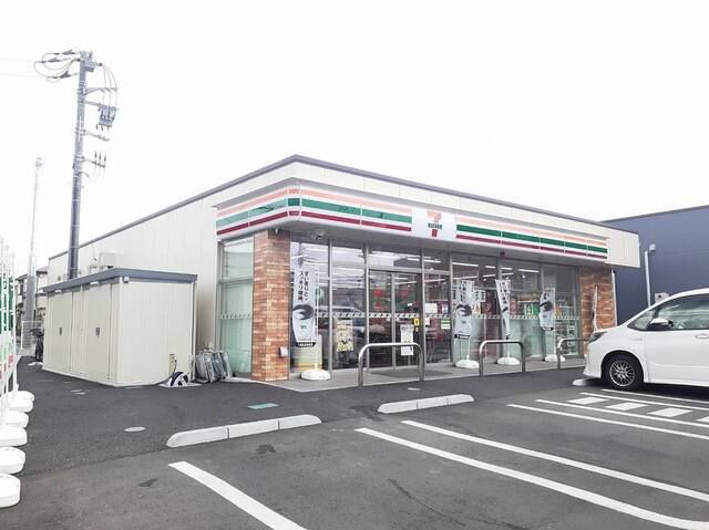 近くのセブンイレブン小台店まで200m（徒歩3分）