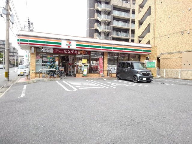 近くのセブンイレブン博多東雲町2丁目まで270m（徒歩4分）