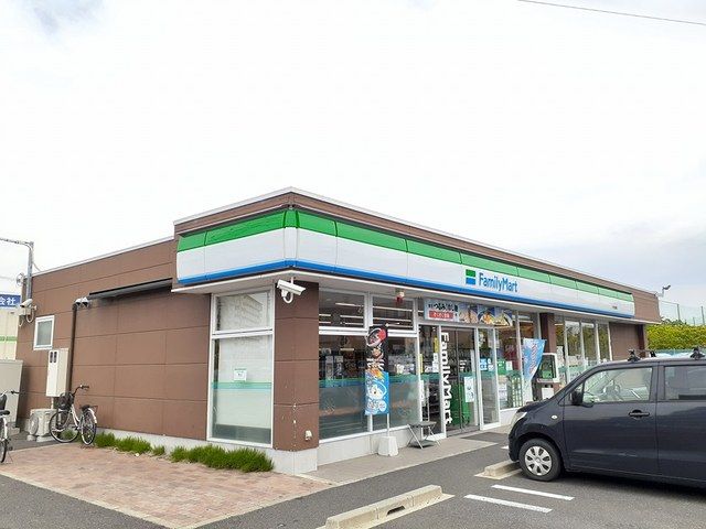 近くのコンビニまで290m（徒歩4分）