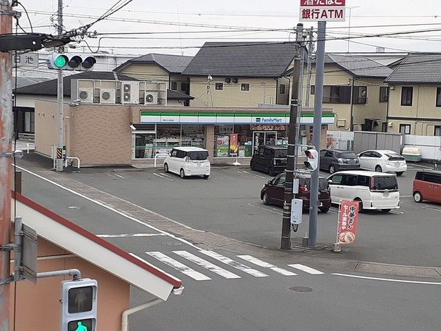 近くのファミリーマート浜松三ヶ日北店まで64m(徒歩1分)