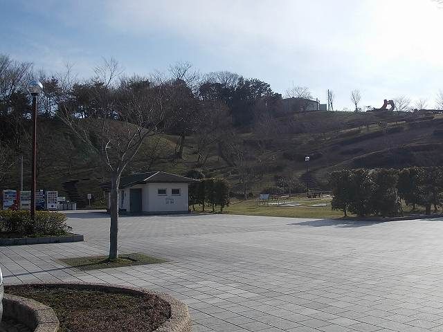 近くの愛野公園まで1,500m（徒歩19分）