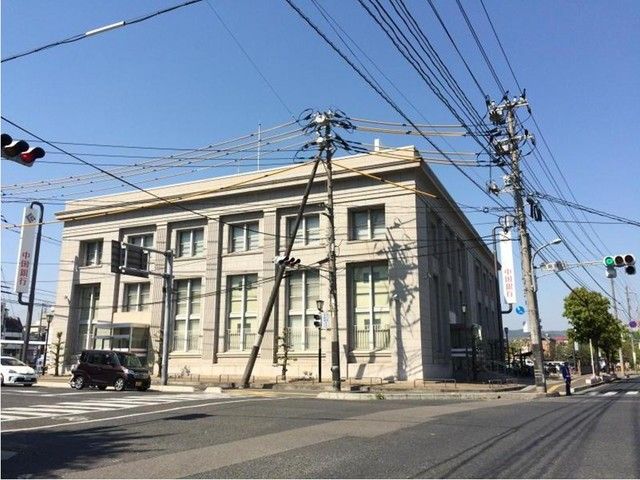 近くの銀行まで750m（徒歩10分）