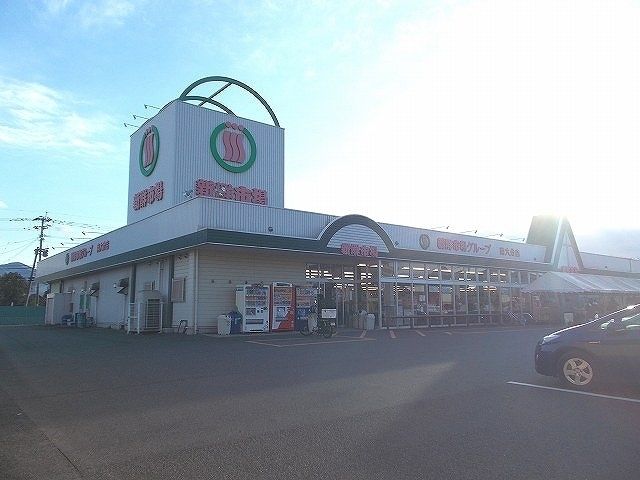 近くの新鮮市場まで600m(徒歩8分)