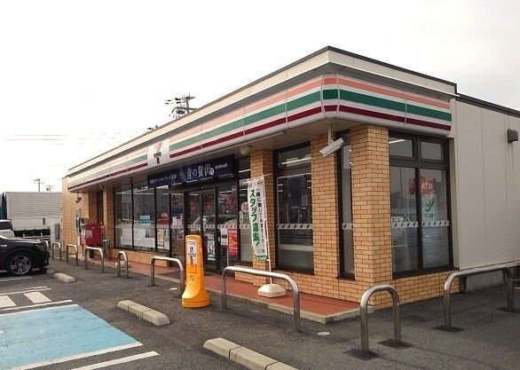近くのセブンイレブンマリーナ入口店様まで350m（徒歩5分）