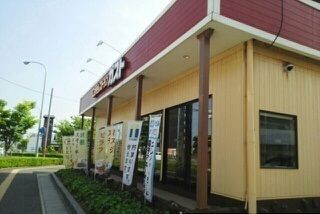 近くのガストさんまで120m（徒歩2分）