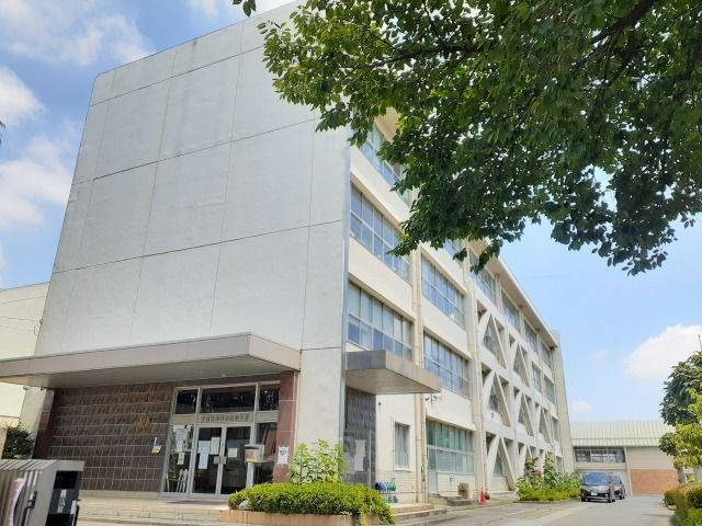 近くの宇都宮市立西原小学校まで280m(徒歩4分)