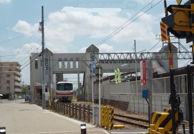 近くの駅まで1,200m（徒歩15分）