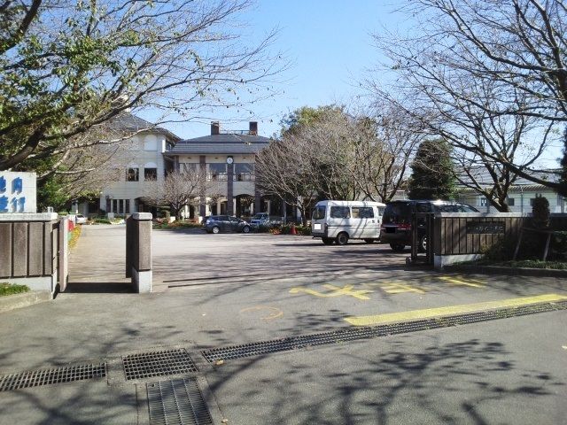 近くの桜木中学校まで350m(徒歩5分)