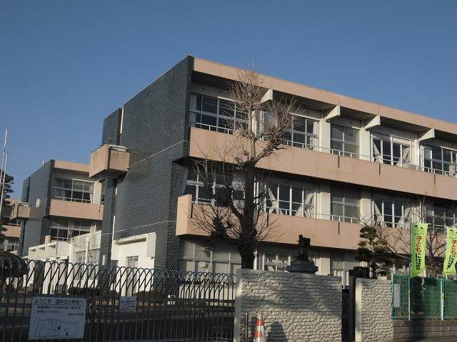 近くの袋井北小学校まで550m（徒歩7分）