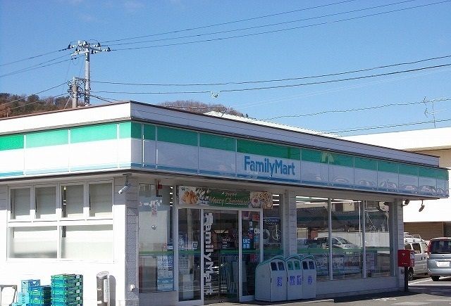 近くのファミリーマート沼津小諏訪店まで450m(徒歩6分)