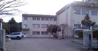 近くの中学校まで1,480m（徒歩19分）