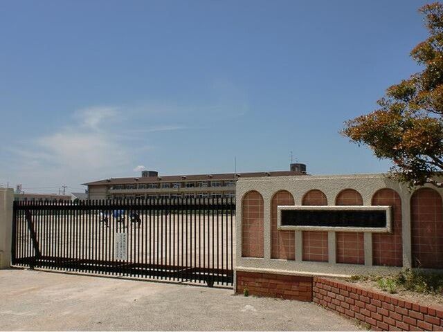 近くの福田南中学校まで1,000m（徒歩13分）