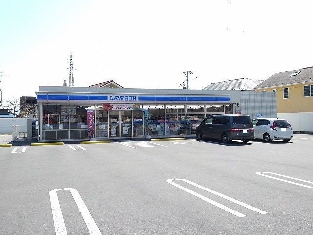 近くのコンビニまで550m（徒歩7分）
