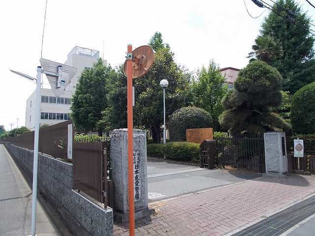 近くの小学校まで550m（徒歩7分）