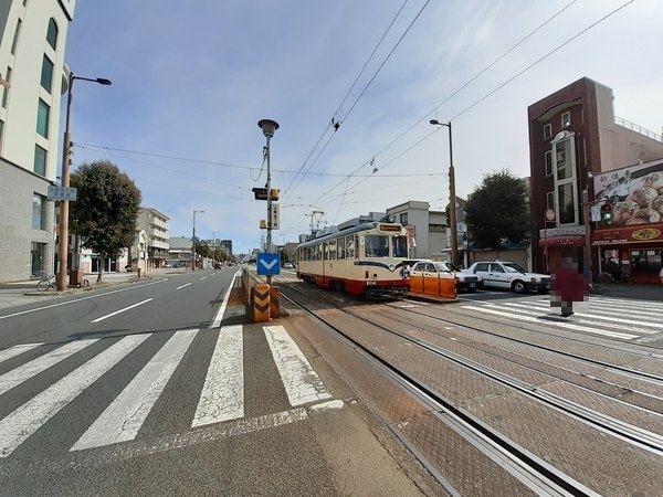 近くの上町五丁目電停駅まで2,500m(徒歩32分)