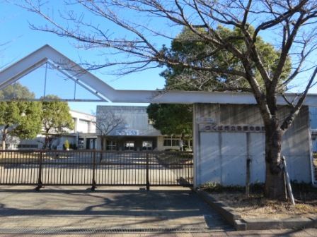 近くの吾妻中まで450m（徒歩6分）