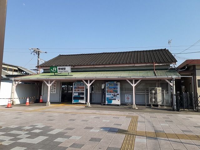 近くの野崎駅まで570m（徒歩8分）