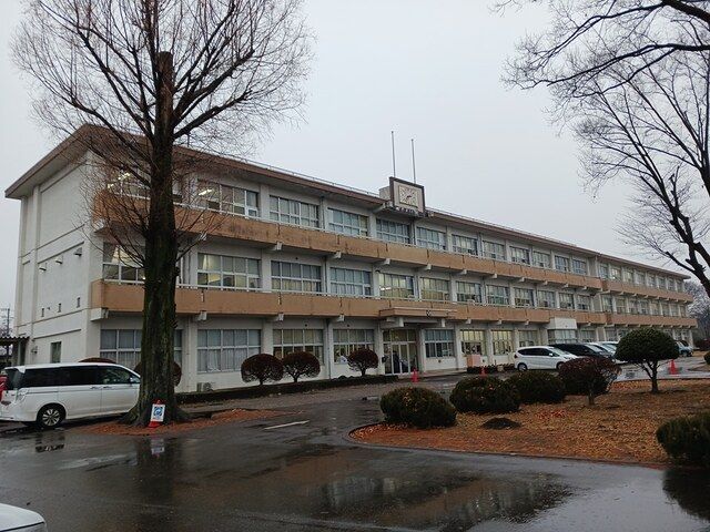 近くの大田原市立野崎中学校まで803m（徒歩11分）