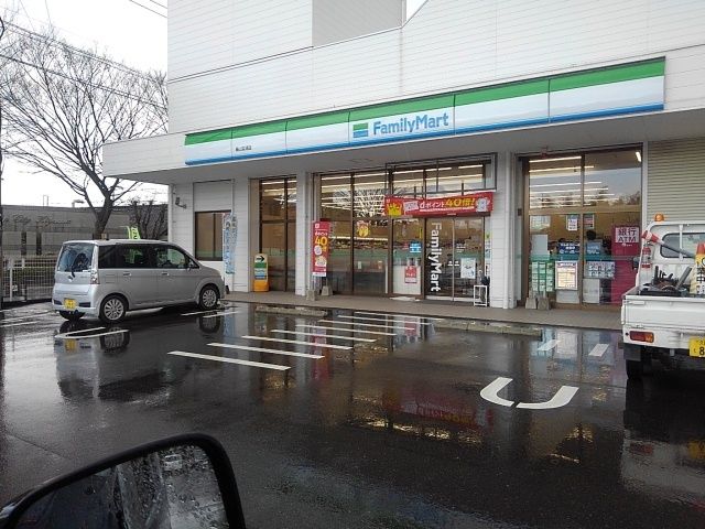 近くのファミリーマート基山宮浦店まで750m(徒歩10分)